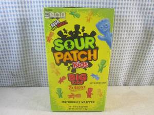 (B-1) 240-Piece Sour Patch Kids Can...