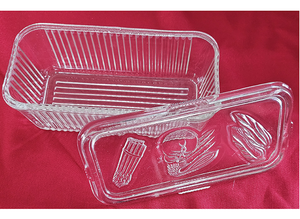 Vintage Refrigerator Dish Has small nips on edge