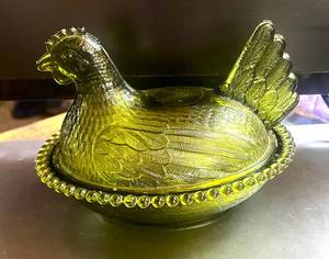 lot 2 image: 7 Green Hen on Nest