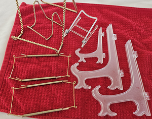 lot 82 image: Display Stands Gold, White and Clear