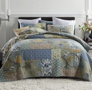 Oversized King Quilt Comforter Set with 2 Pillow Shams $139.99 Retail - Brand New