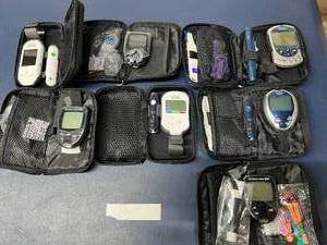 LOT OF 7 NEW MIXED BRAND BLOOD SUGAR MONITOR METERS WITH POUCH - CONTOUR NEXT GEN, ONE TOUCH VERIO FLEX, ULTRA 2, ULTRASMART, VERIO REFLECT