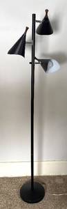 lot 13 image: U - Triple-Head Floor Lamp