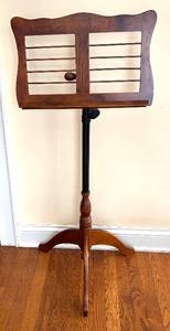 lot 15 image: LR - Vintage Adjustable Music Stand