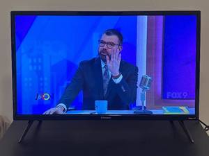 lot 29 image: LL - Westinghouse 31-Inch LED TV Model WR32HT2212