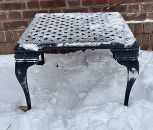 lot 45R image: O - Wrought Iron Patio Accent Table