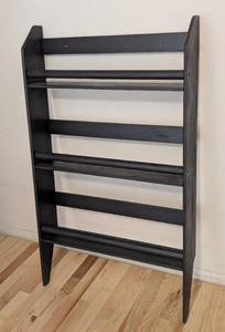 UL - Wooden Wall-Mount Childrens Bookshelf