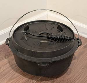 LL - Overmont Cast Iron Dutch Oven - Camping
