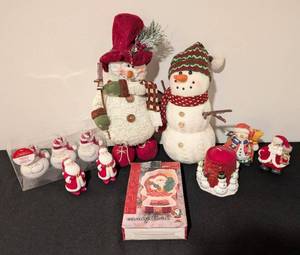 LL - Santa & Snowman Christmas Decor Set - 18-Inch Snowman Centerpiece & Salt & Pepper Shakers