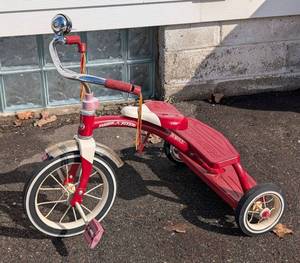 G - Radio Flyer Tricycle - Red Vintage Kids Ride-On, 3 Wheels