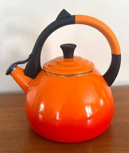 K - Le Creuset 1.5L Teapot - OrangeRed Gradient