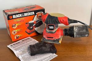 BR1 - Black & Decker Type 1 14-Sheet Finishing Sander Model FS600G