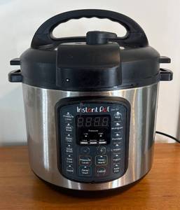 K - Instant Pot Duo SV60 - 6-Quart Electric Pressure Cooker