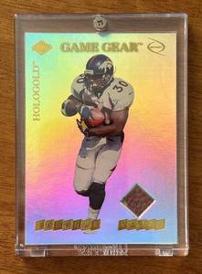 K - Terrell Davis Broncos Game Gear Hologold Card With Football Swatch (1999 Collectors Edge)