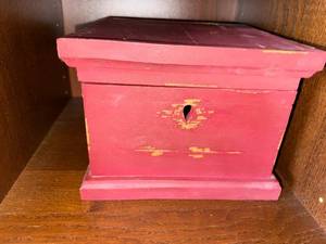 Red Painted Wooden Trinket Box with Keyhole - Vintage Keepsake Box