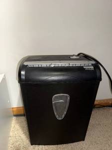 Aurora AS390C Paper Shredder - Black Home Office