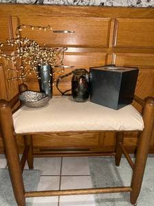 Hammered Metal Bowl & 3 Glass Vases & Tissue Box (5-Piece Decor Set)