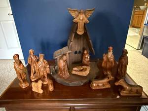 Wooden Nativity Scene 12-Piece Hand-Carved Figures with Stable & Angel