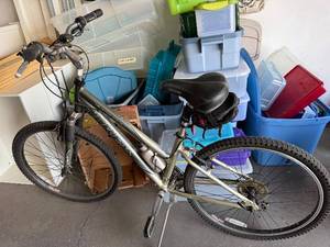 TREK Navigator 200 Mountain Bike - 26-Inch Wheels