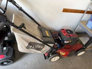 Toro Recycler 22 in. Gas Lawn Mower - Personal Pace Self-Propel w Grass Catcher