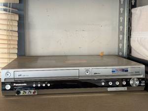 Panasonic DMR-ES35V DVDVCR Combo with VHS Hi-Fi