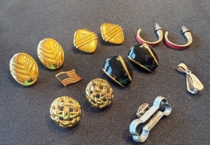 Vintage Costume Jewelry Lot Clip Earrings Pins Pendant Napier Pearl