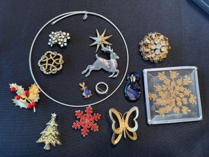 Vintage Costume Jewelry Brooch Pin Lot Holiday Reindeer Butterfly 13pc