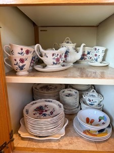 Wedgwood Williamsburg Potpourri NK510 China Set Teapot Plates Cups