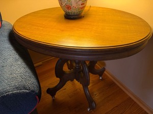 Vintage Oval Wood Parlor Lamp Table w Casters 34x25x29 Good