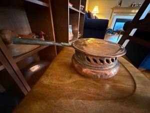 Vintage Hammered Copper Bed Warmer Foot Warmer Pan w Wood Handle