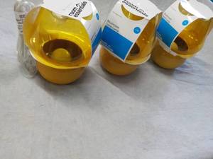 lot 17 image: 3 Room Essentials Table Lamps...