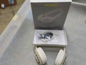 2 Heyday Wireless Headphones...