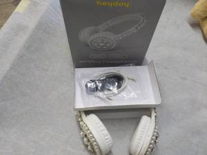 lot 22 image: 2 Heyday Wireless Headphones...