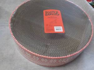 lot 66 image: Boots and Barkley Cat Scratcher Dou...