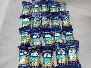 lot 131 image: 20 Planters 2 oz Bags Trail Mix be...