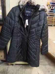 lot 234 image: Lands End size L Hooded Quilled Ins...