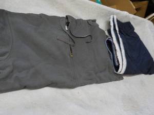 lot 237 image: Hooded Sweatshirt Jacket size XL an...