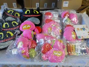 lot 254 image: toys...