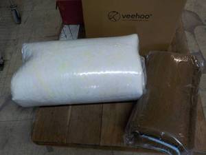 lot 260 image: Veehoo Dog Bed...