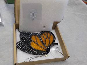 lot 264 image: Butterfly Window Sun Catcher 6 x 5...