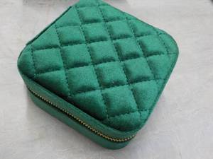 lot 268 image: Jewelry Box 4 Square...