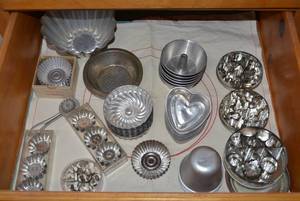 Baking molds and pastry tins...