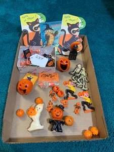 Halloween decorations with novelty ...