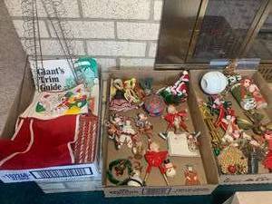 3 boxes of Vintage Christmas - plas...