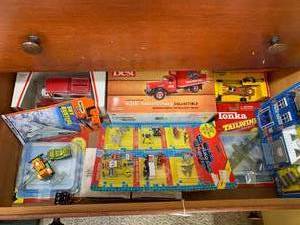 New toys - Tonka, collector sets, B...