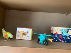 Metal jumping chicken made in the U...