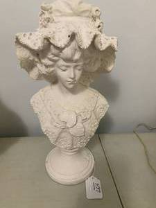 Bust of women with ruffled bonnet, ...