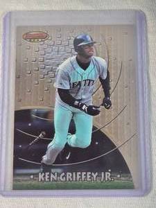 Ken Griffey Jr. 1997 Bowmans Best #1 - Seattle Mariners Baseball Card