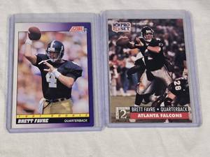 Lot of 2 Brett Favre Rookie Football Cards including 1991 Score and Pro Set Atlanta Falcons.