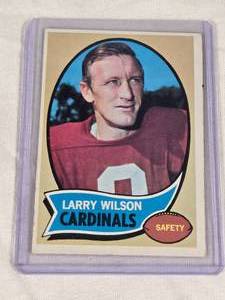 Hall of Famer Larry Wilson 1970 Topps #160 - St. Louis Cardinals Vintage Football Card
